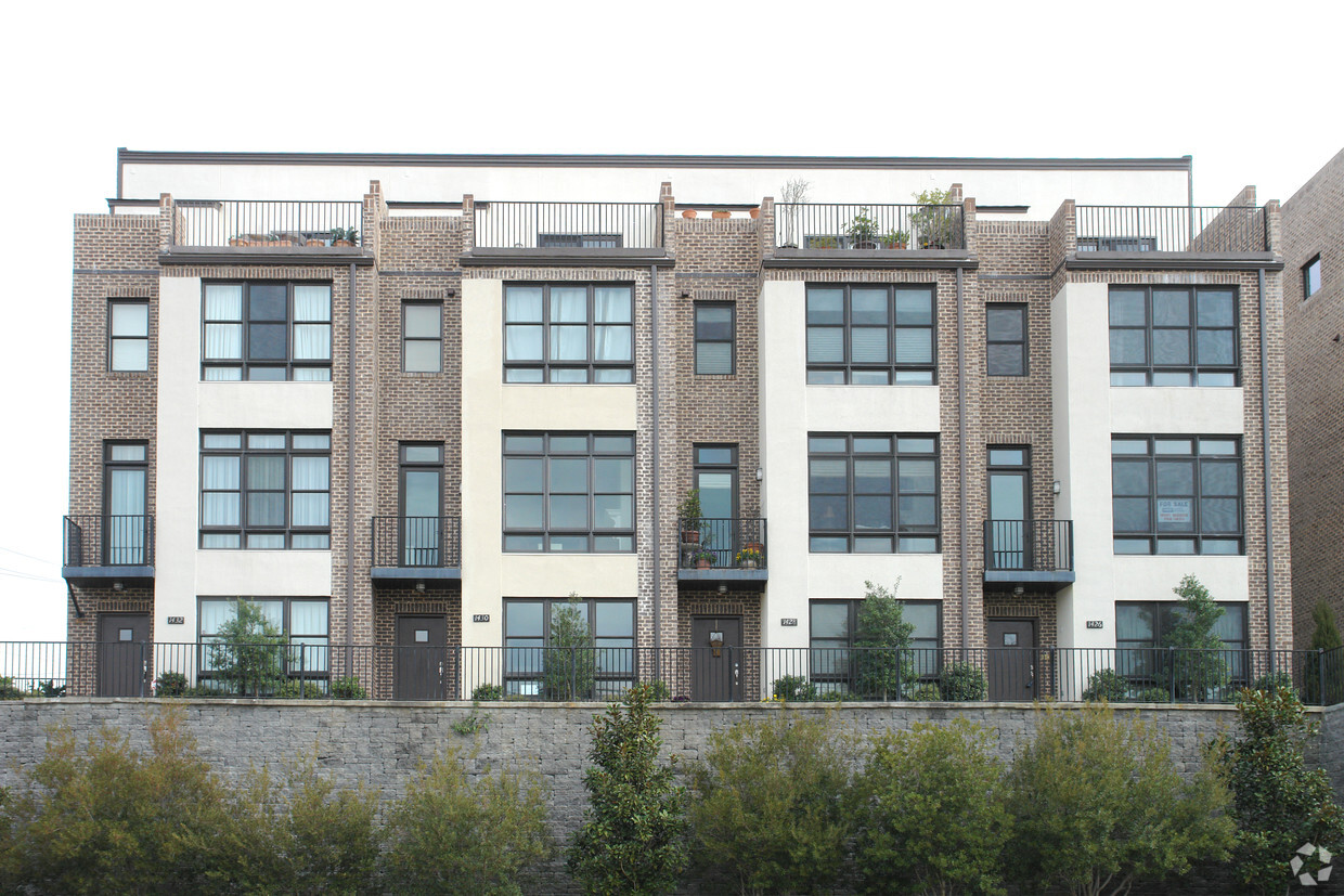 Primary Photo - Justice Square Townhomes