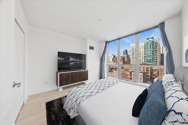 Foto del edificio - 600 N Dearborn St