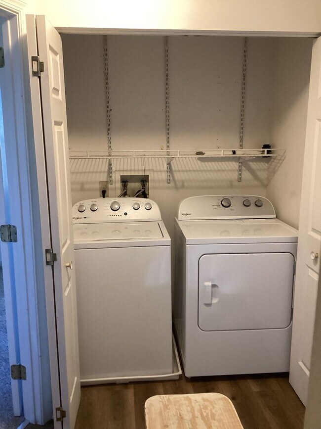 Foto del edificio - Townhome in Plum Creek Village