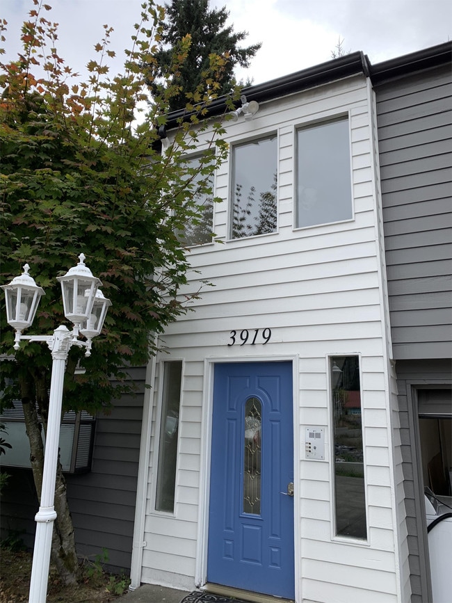 Building Photo - 3919 S Tyler St