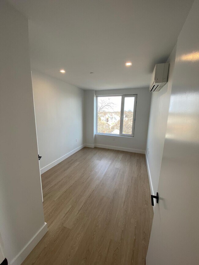 Building Photo - 2511 Bedford Ave