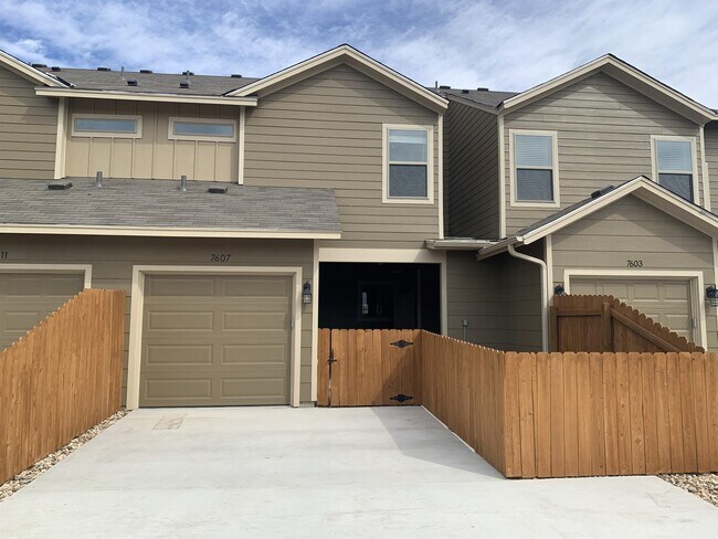 Foto del edificio - 7607 Stonehollow