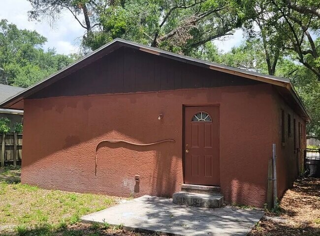 Building Photo - 1607 E River Cove St