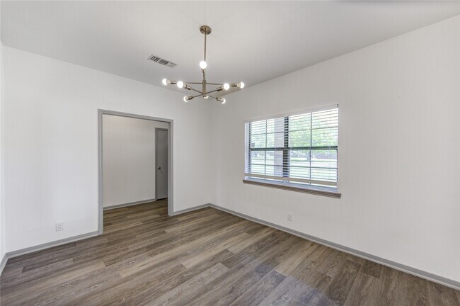 Foto del edificio - 7109 Kari Ln