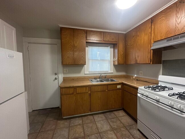 Foto del edificio - 1723 1/2 McGregor Ave