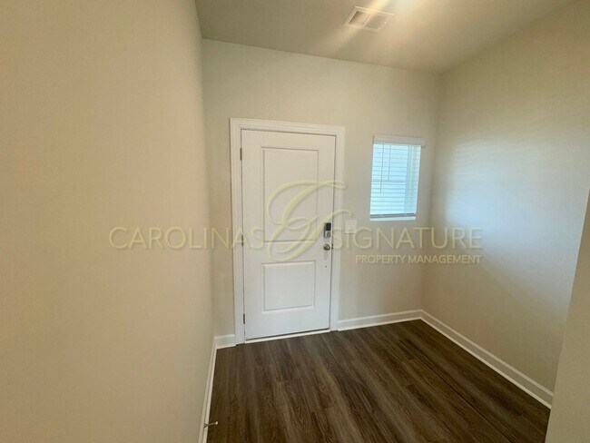 Foto del edificio - Beautiful New Construction Townhome in Union County