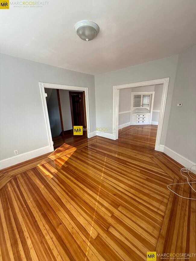 Foto del edificio - 76 Willow Ave