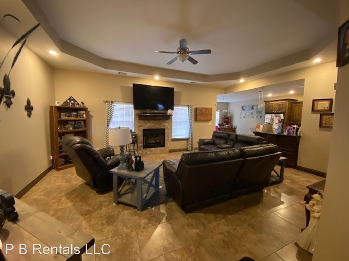 Building Photo - 4 br, 2 bath House - 11094 NE Marigold Lane