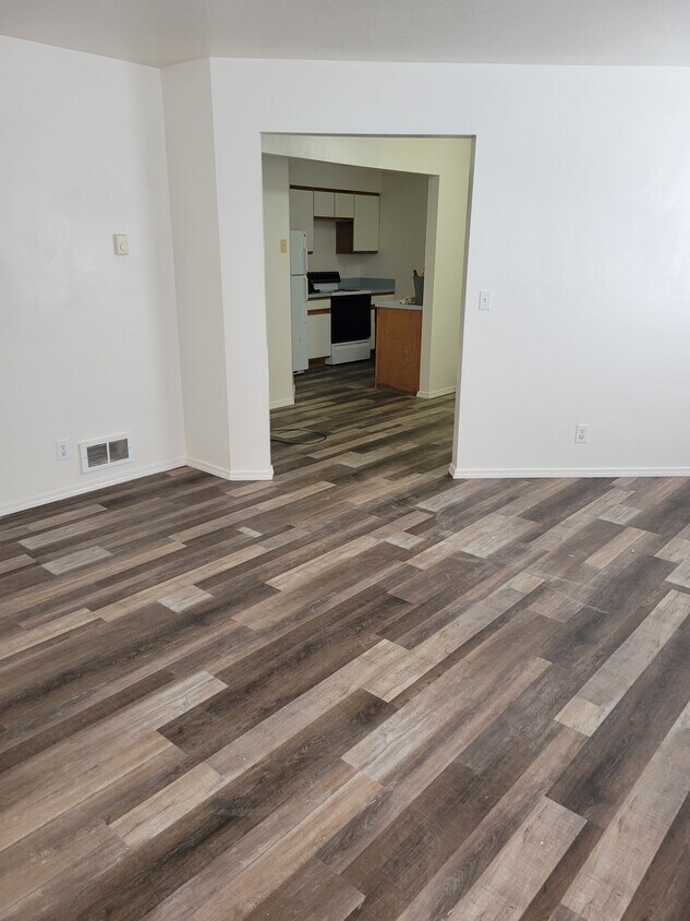 Foto principal - 2140 Stace St