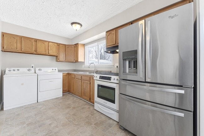 Foto del edificio - 15762 Isabelle St