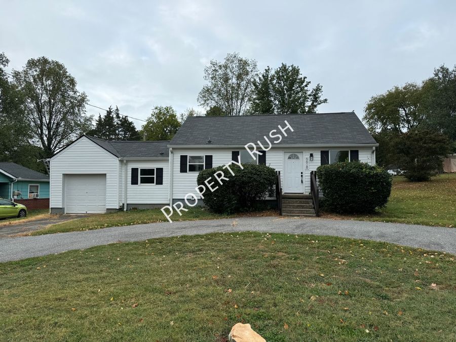 Primary Photo - 6618 Shallowford Rd