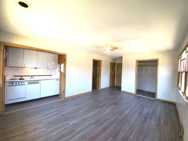 Building Photo - EFFICIENCY UNIT - AFFORDABLY PRICED AND LO...