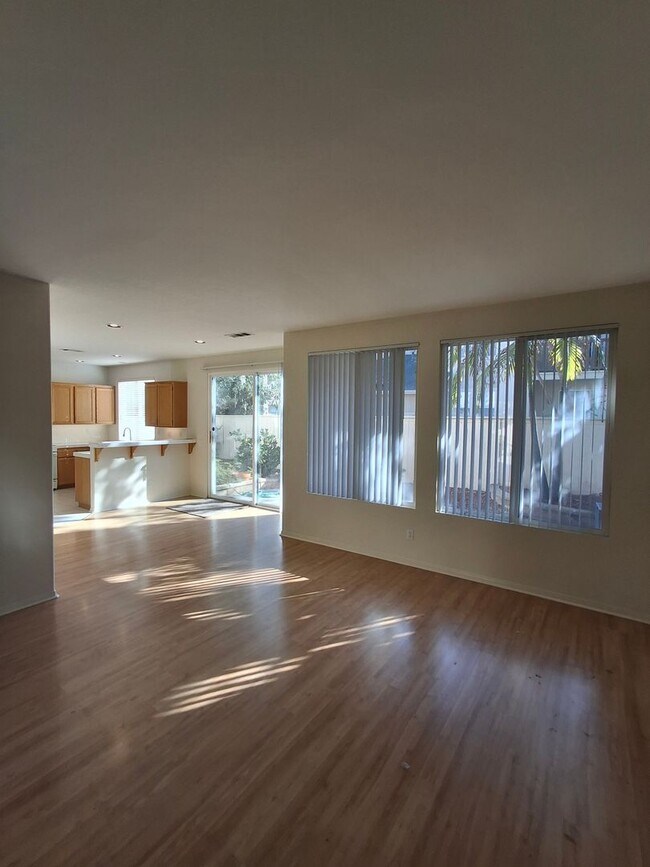 Foto del edificio - Beautiful Home in the Heart of it all. MUST SEE!!!