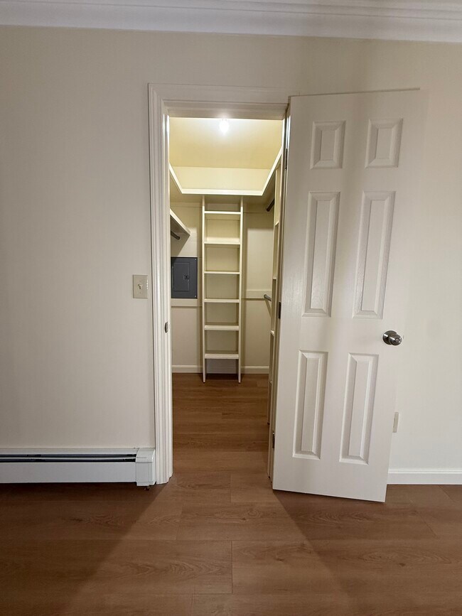 Foto del edificio - Parkway Apartments