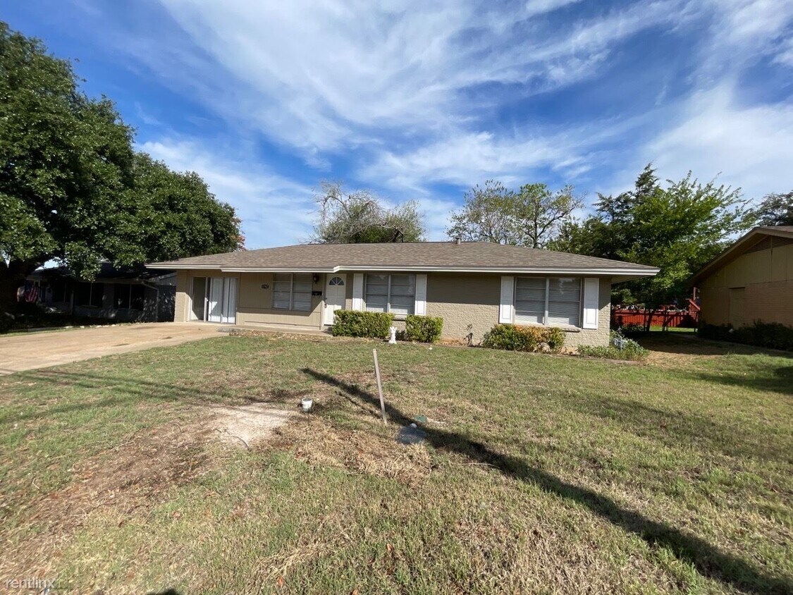 1702 E William Joel Bryan Pkwy, Bryan, TX 77803 House Rental in Bryan