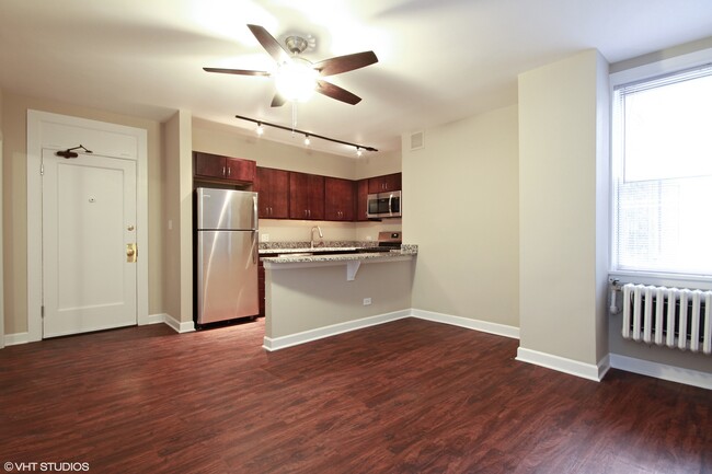 Building Photo - 432 W Belmont Ave
