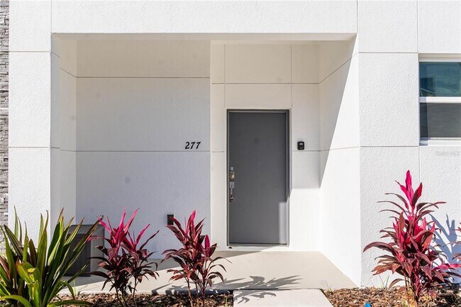 Foto del edificio - 277 Famagusta Dr