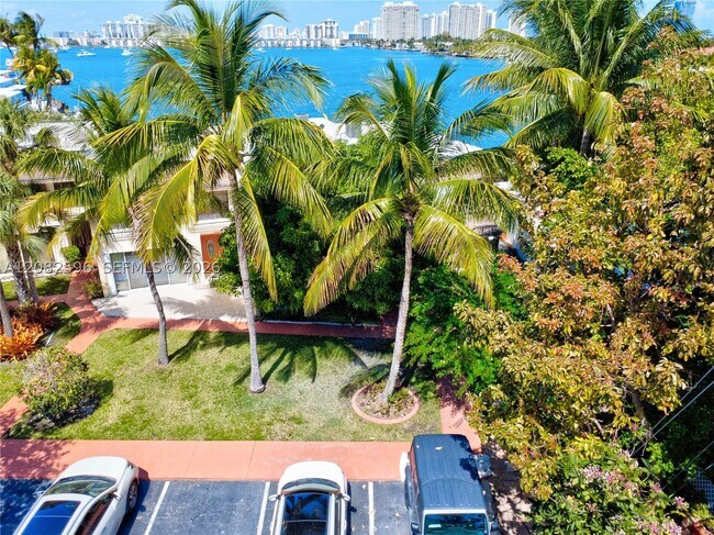 Foto del edificio - 2807 NE 164th St