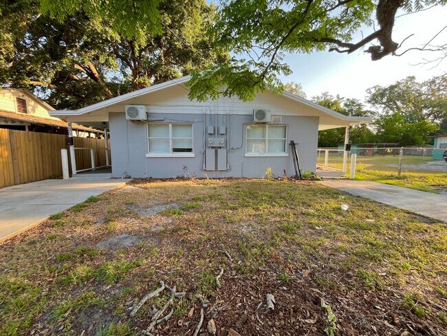 Building Photo - $300 OFF 1st Month Rent + $50 Gift Card - 1 Bedroom / 1 Bathroom – Winter Haven, FL