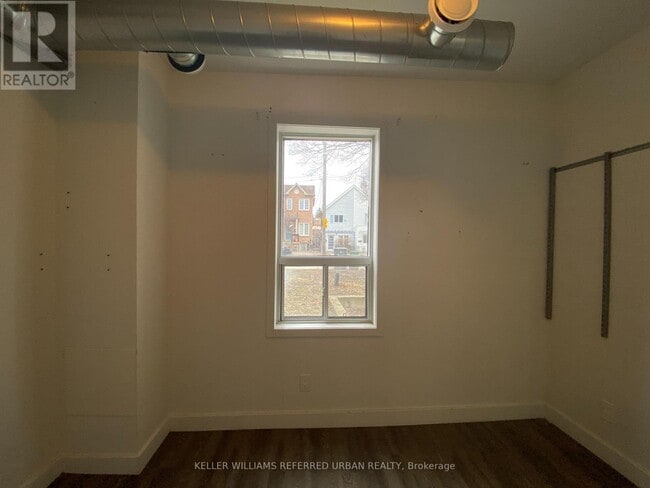 Building Photo - 344-344 Bartlett Ave N