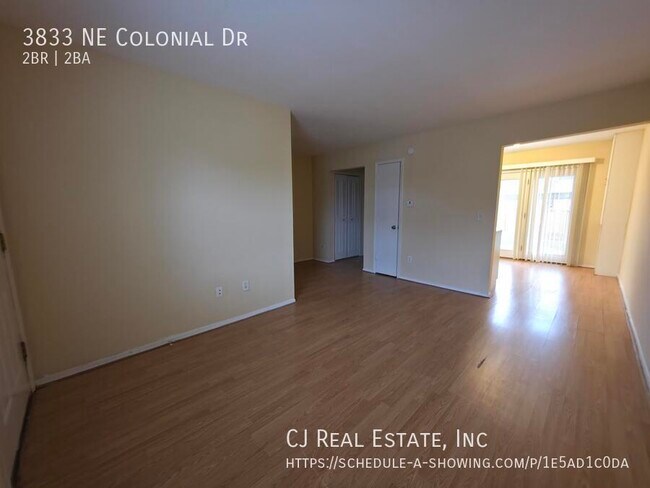 Foto del edificio - 3833 NE Colonial Dr