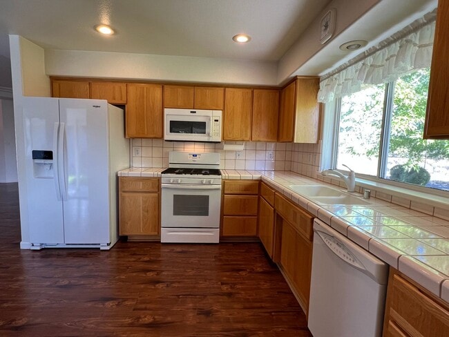 Foto del edificio - Beautiful 3 bedroom, 2 bath patio home in the Westwood neighborhood