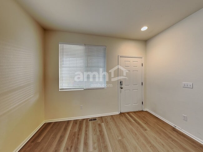 Foto del edificio - 16447 E 97th Pl