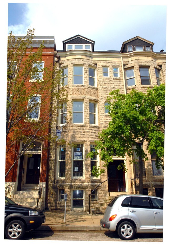 Building Photo - 836 Park Ave