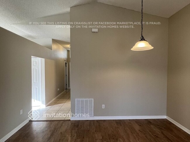 Foto del edificio - 1113 Winding Water Way