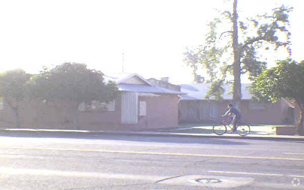 Building Photo - 1517 W Indian School Rd