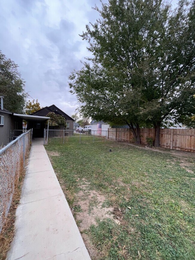 Building Photo - 243 Meffan Ave