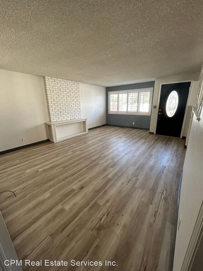 Building Photo - 2 br, 2 bath House - 2120 E McAndrews Rd.