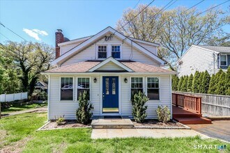Building Photo - 25 Maplewood Ave