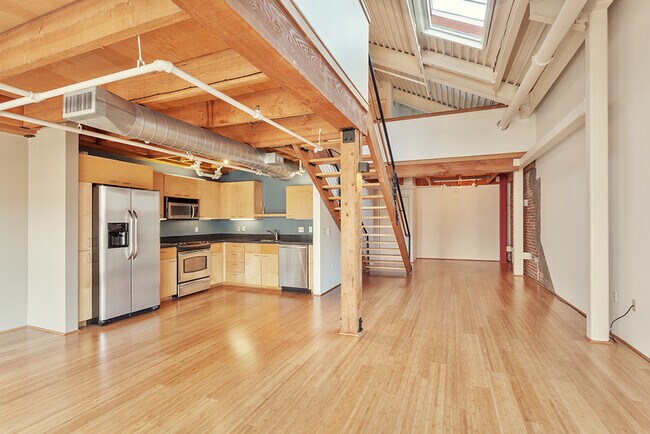 Building Photo - 650 Delancey St