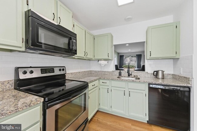 Building Photo - 11170 Hamlet Ct