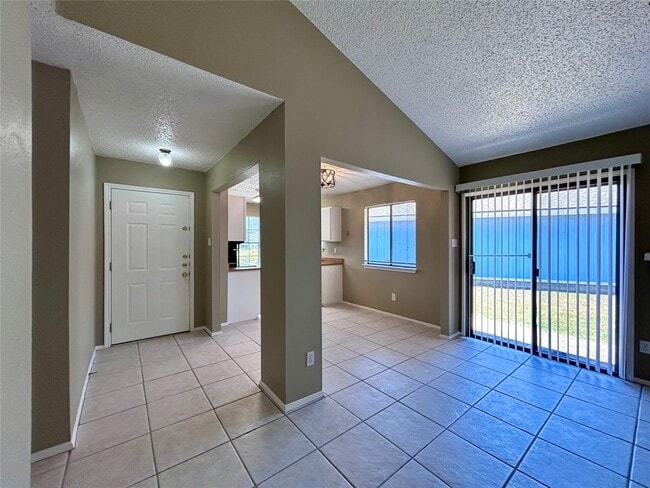 Building Photo - 1908 Rainy Meadows Dr