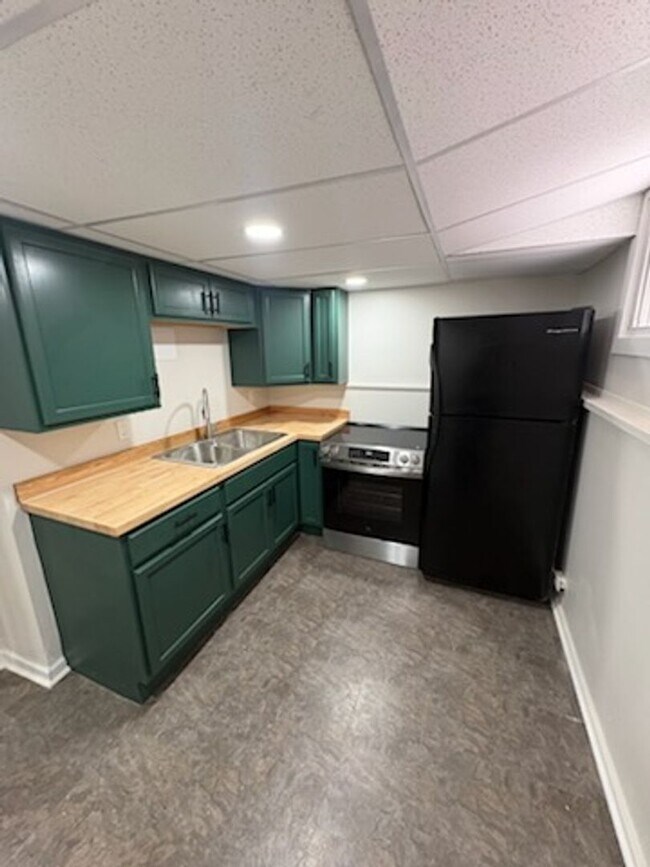 Foto del edificio - 1611 W Barker Ave