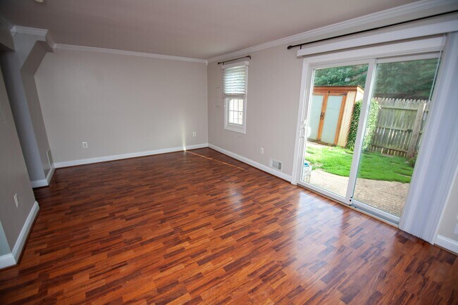 Building Photo - 9617 Nonquitt Dr