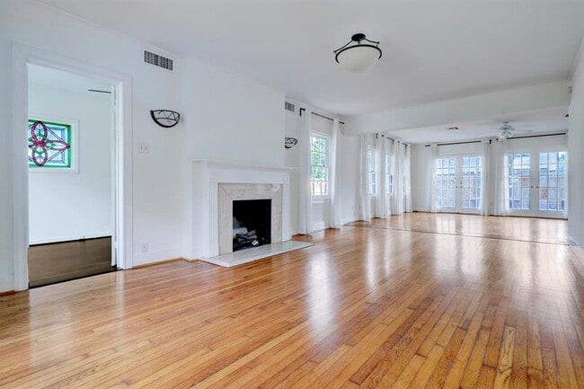 Building Photo - 2615 Cason St