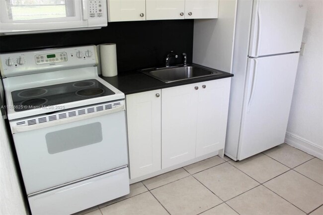 Foto del edificio - 10210 SW 37th St