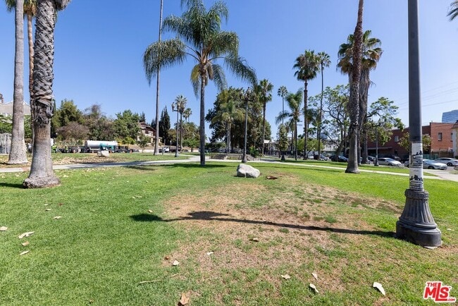 Building Photo - 1420 Alvarado Terrace