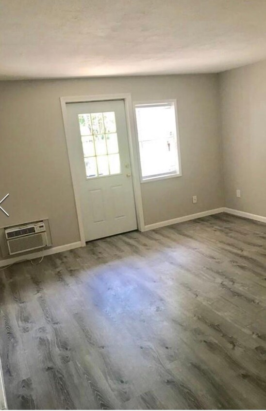 Foto principal - 469 Westfield St