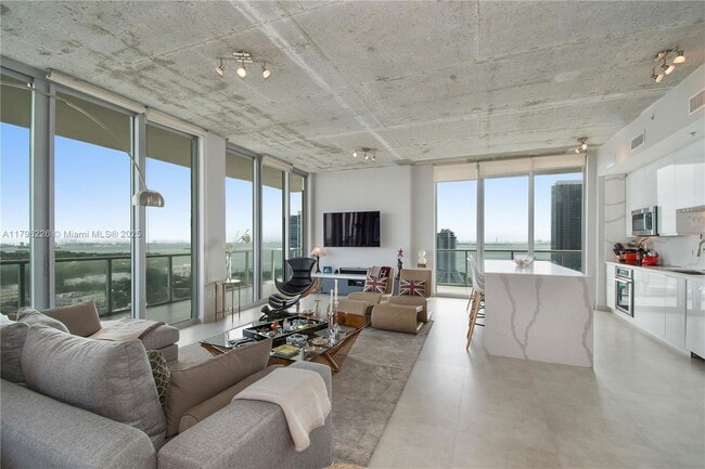 Foto del edificio - 3470 E Coast Ave