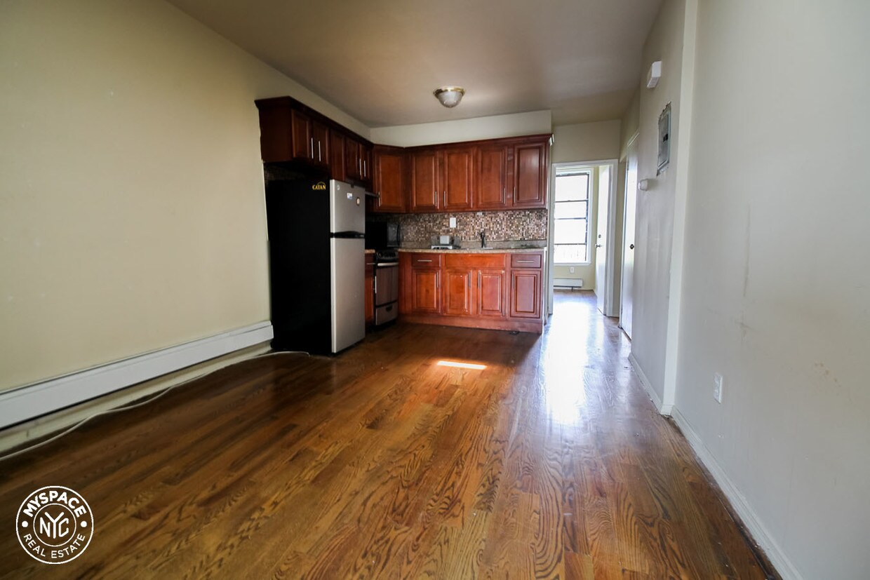 Primary Photo - 800 Lafayette Ave