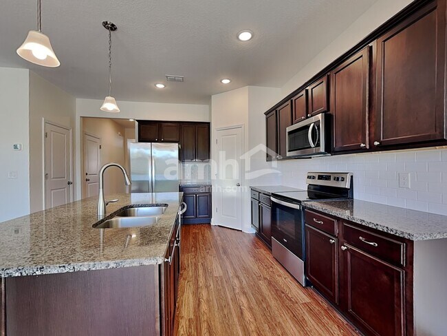 Building Photo - 1321 Mount Logan Dr