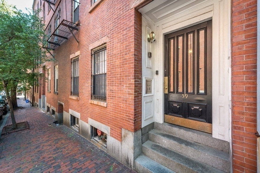Primary Photo - 59 W Cedar St