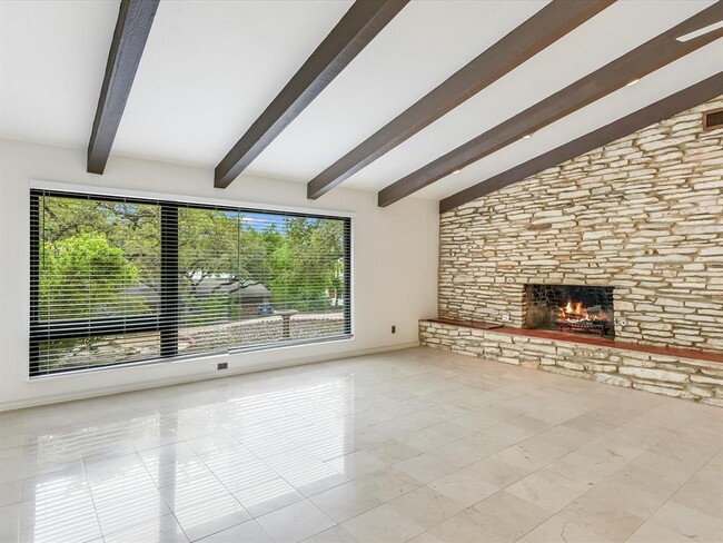 Building Photo - 402 Almarion Dr