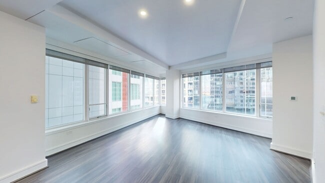 Interior Photo - 100 Pier 4