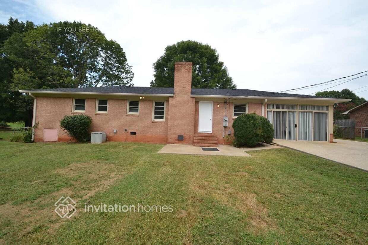 Building Photo - 3310 Paula Cir