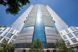 Building Photo - 851 NE 1st Ave